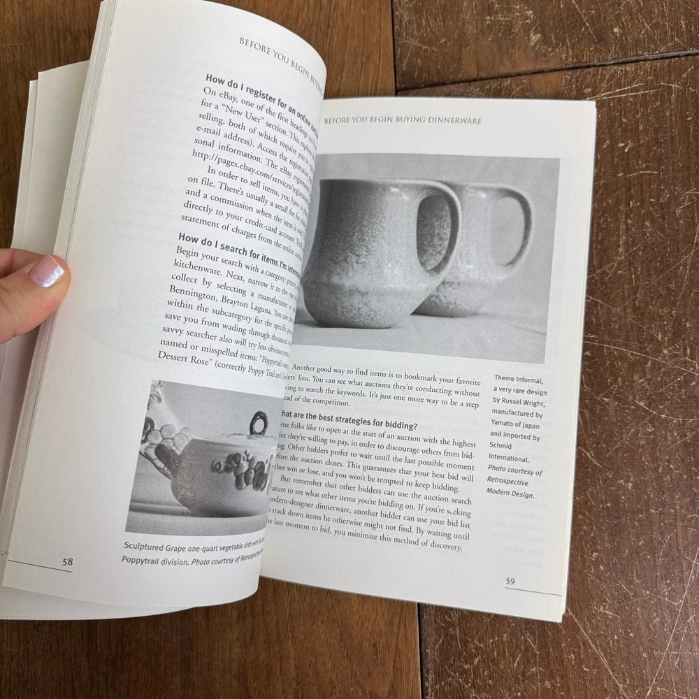 Collector's‎ Compass 20th Century Dinnerware Identification Reference Book